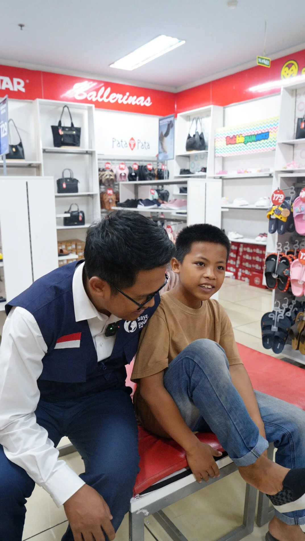 Foto 17 dari album Belanja Lebaran Bareng Yatim Piatu 2025